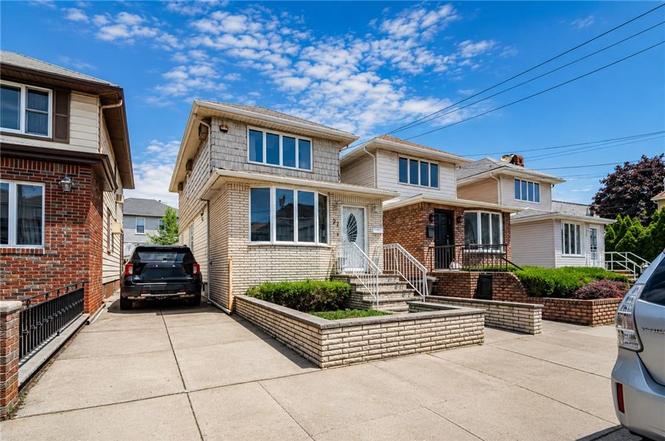 27 Lloyd Ct