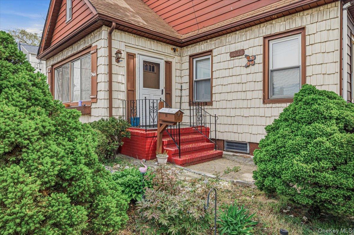 1033 N Fletcher Ave